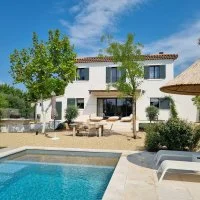 Esprit boh&egrave;me au c&oelig;ur des Alpilles